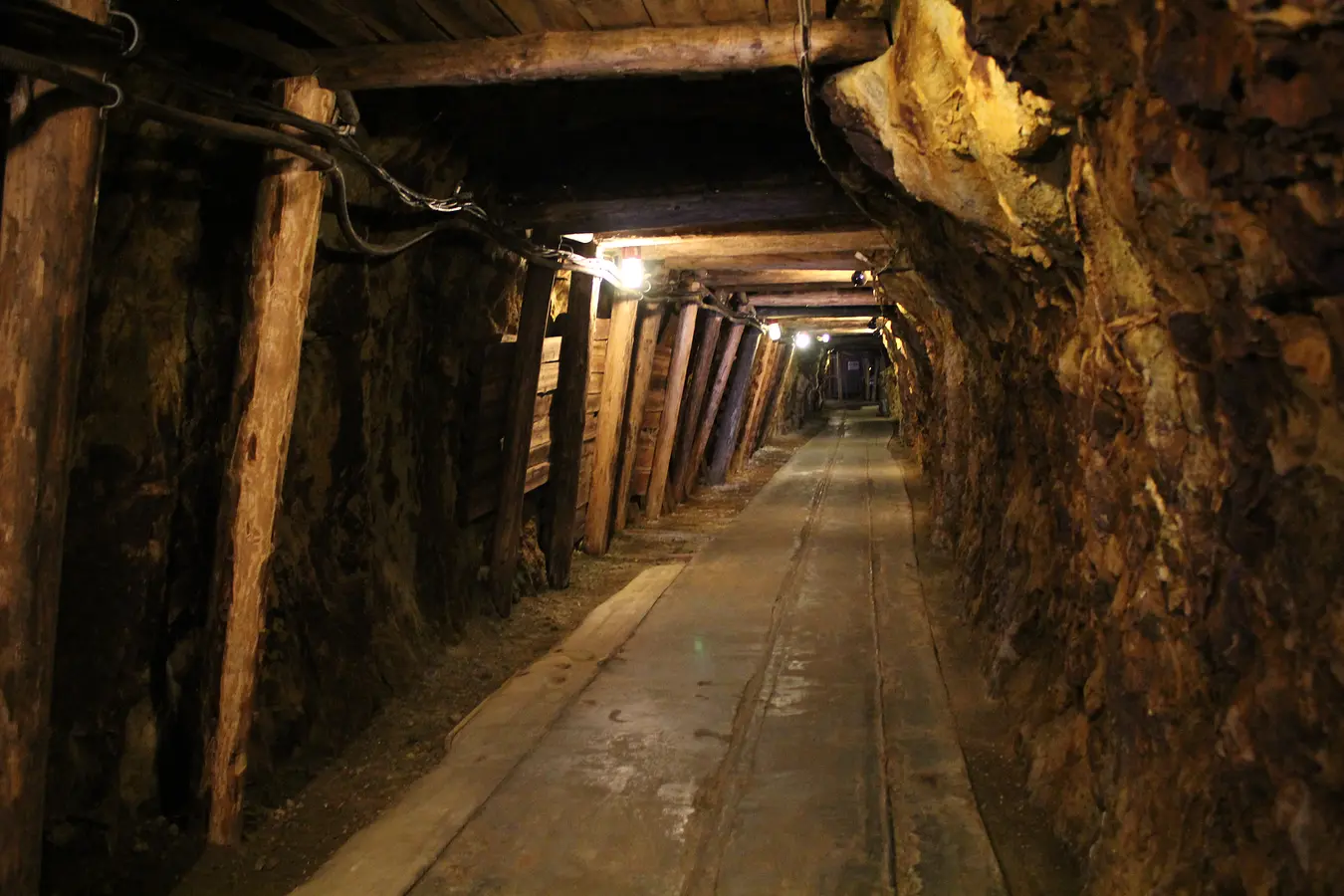 08史跡 尾去沢鉱山