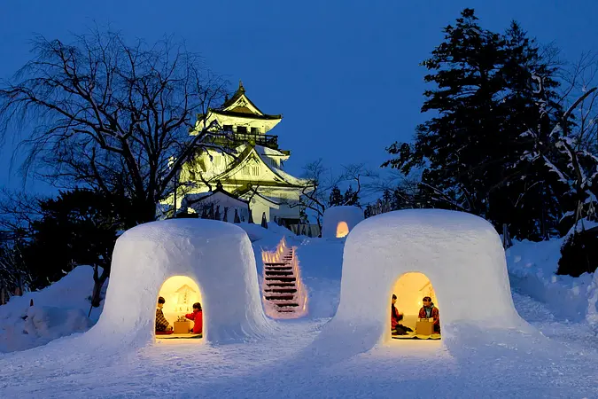 横手の雪まつり　かまくら