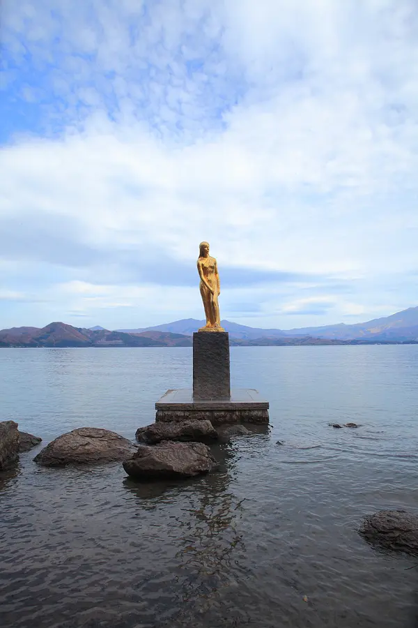 04田沢湖たつこ像