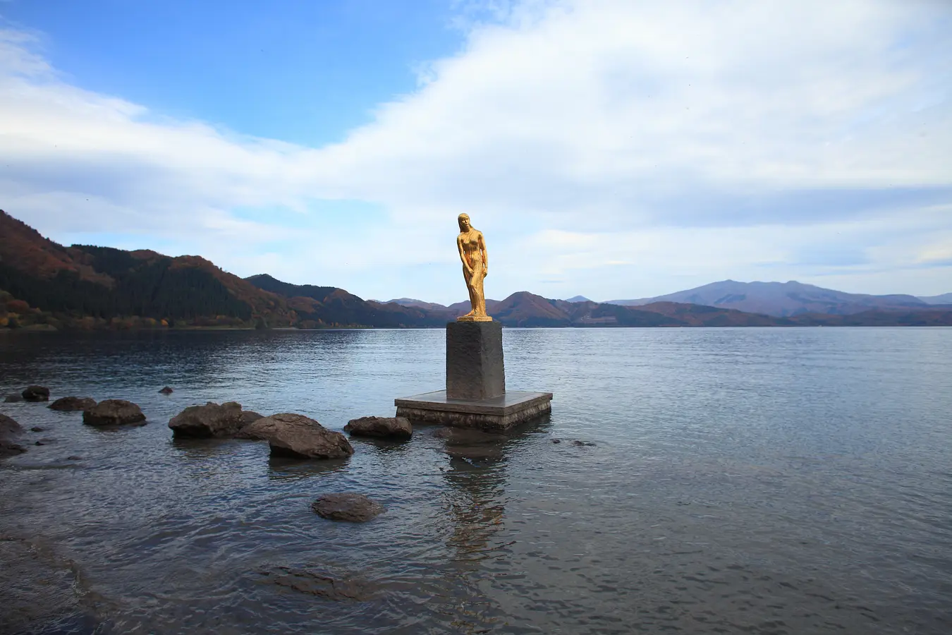 05田沢湖たつこ像