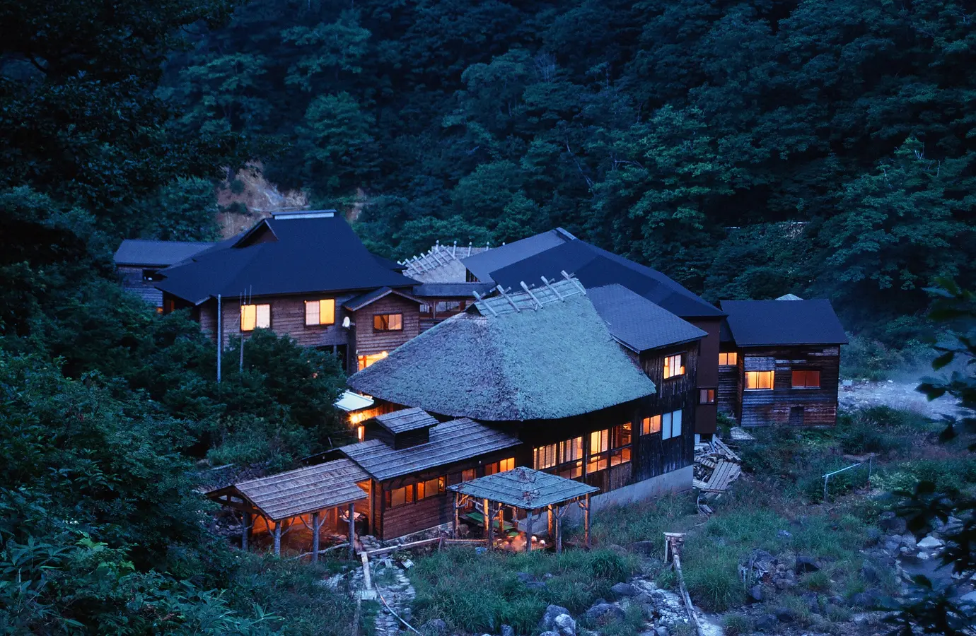 05乳頭温泉郷　黒湯温泉