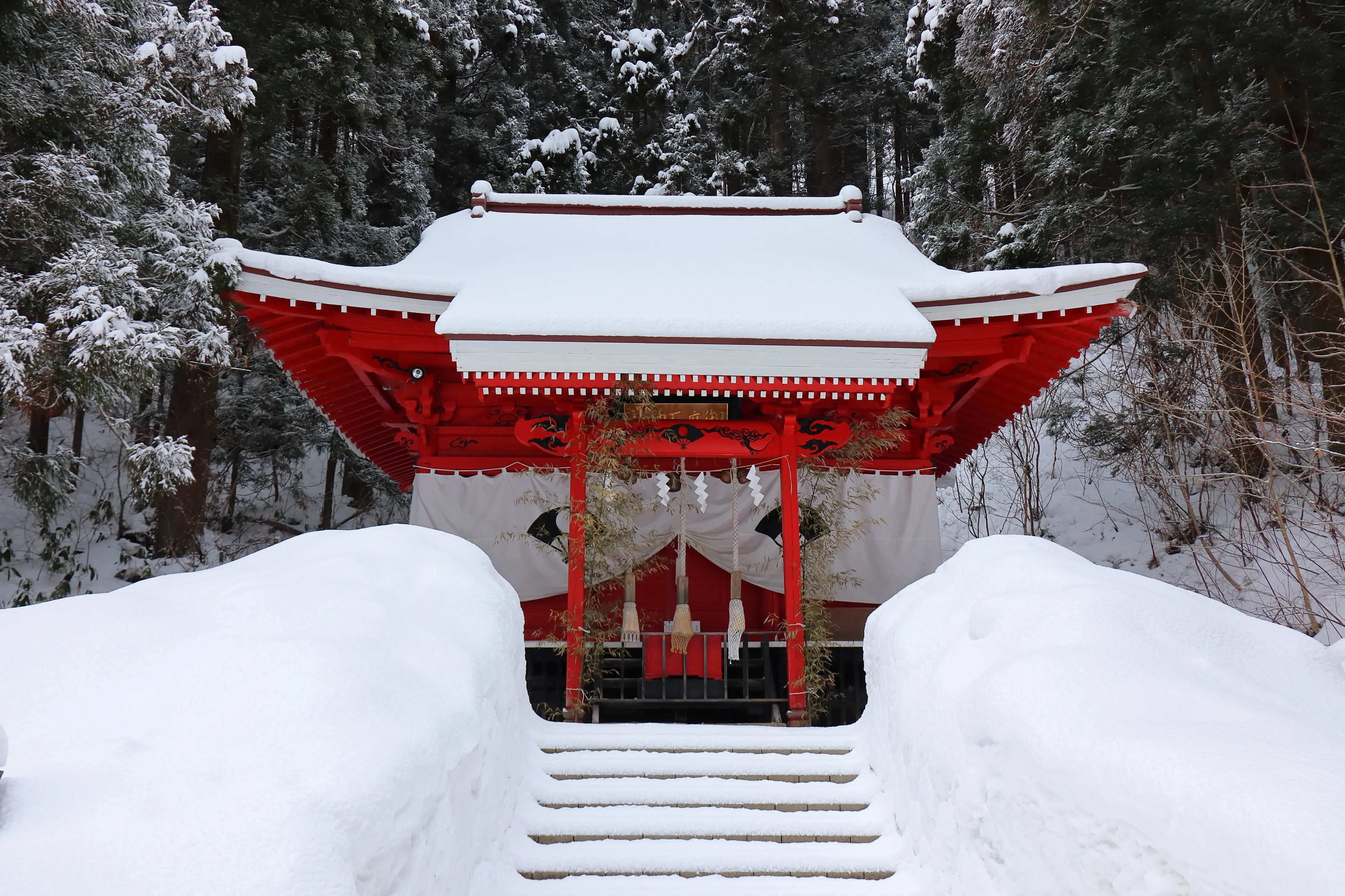 御座石神社