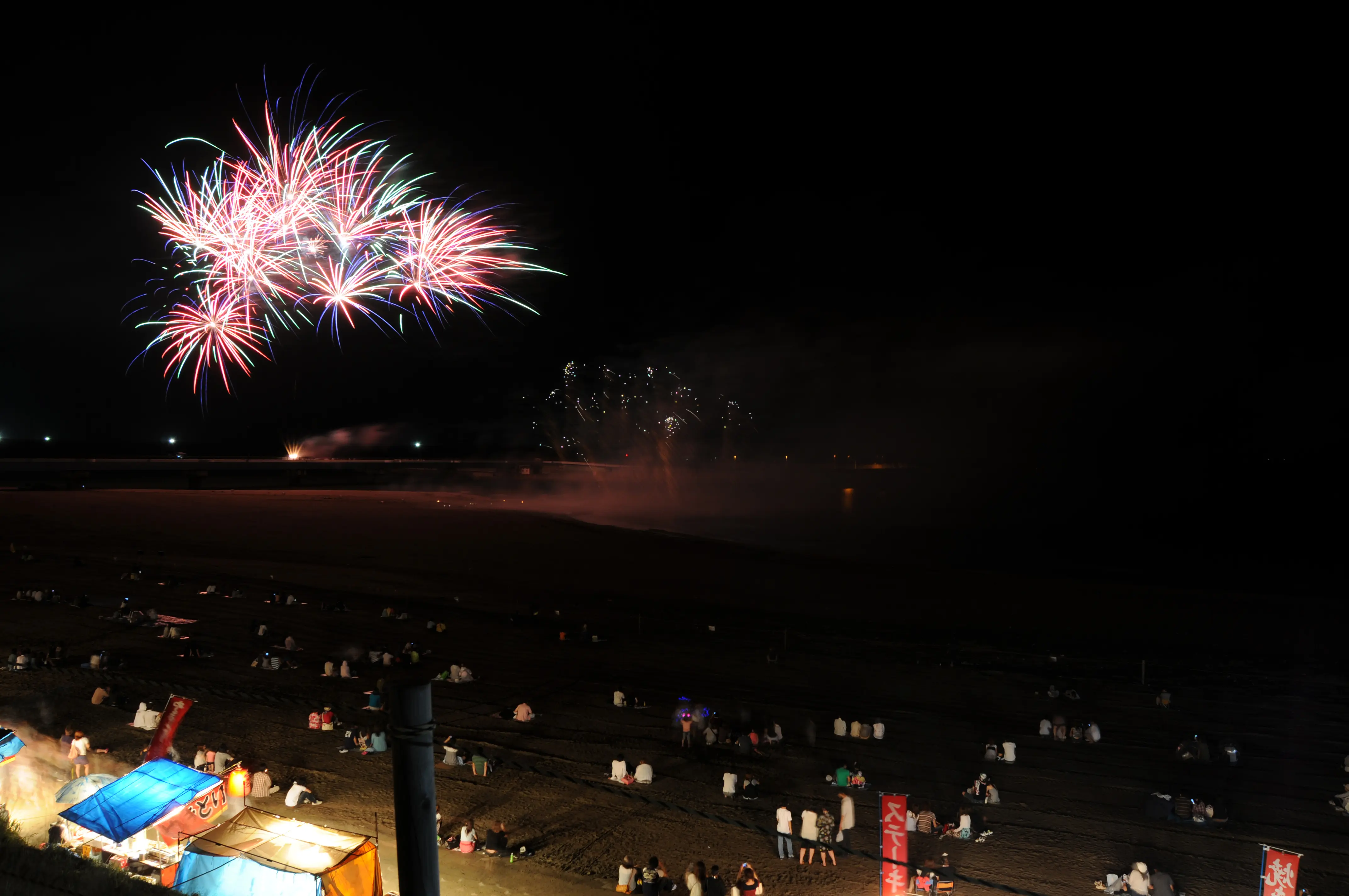 日本海洋上花火大会