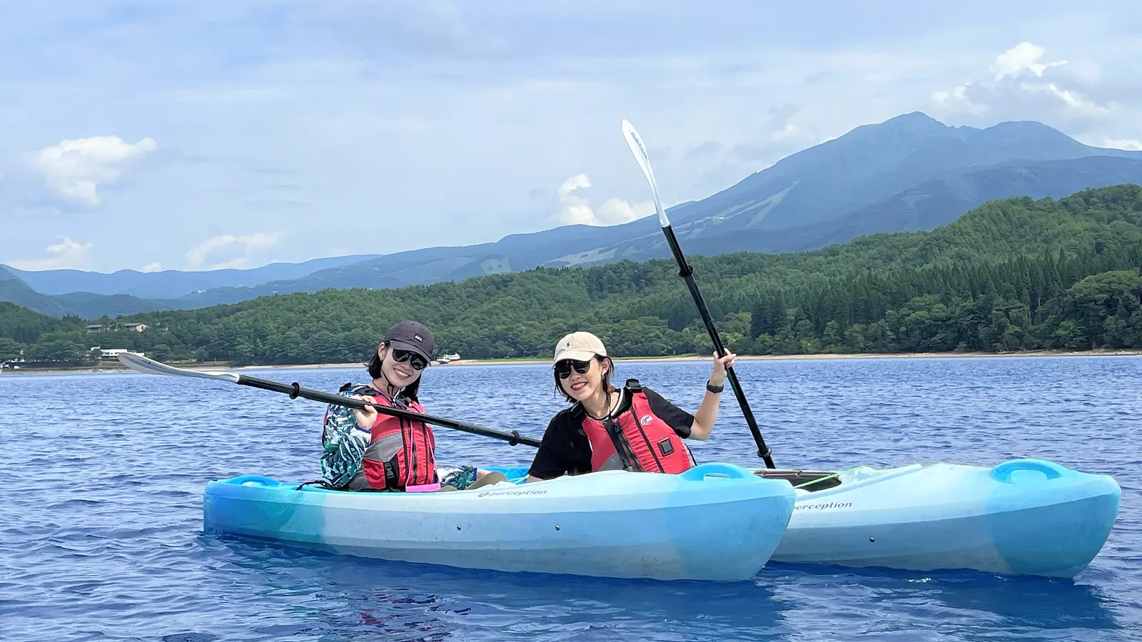 瑠璃色の絶景！田沢湖の魅力を体感できるカヤックで感動体験！ | ブランニューアキタ | アキタファン