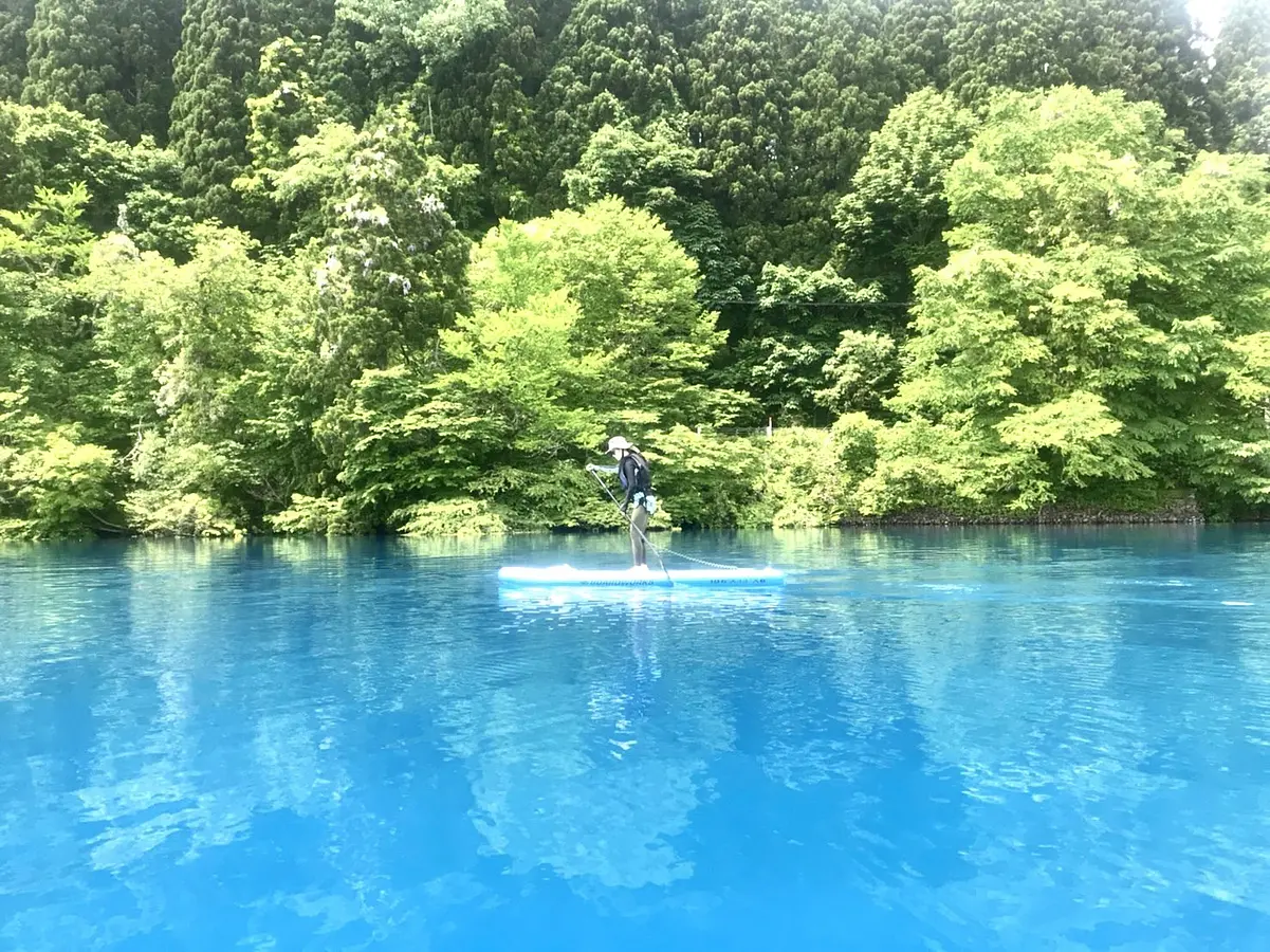 秘密基地みたいなテントを楽しむ！田沢湖の新感覚キャンプ！ | ブランニューアキタ | アキタファン