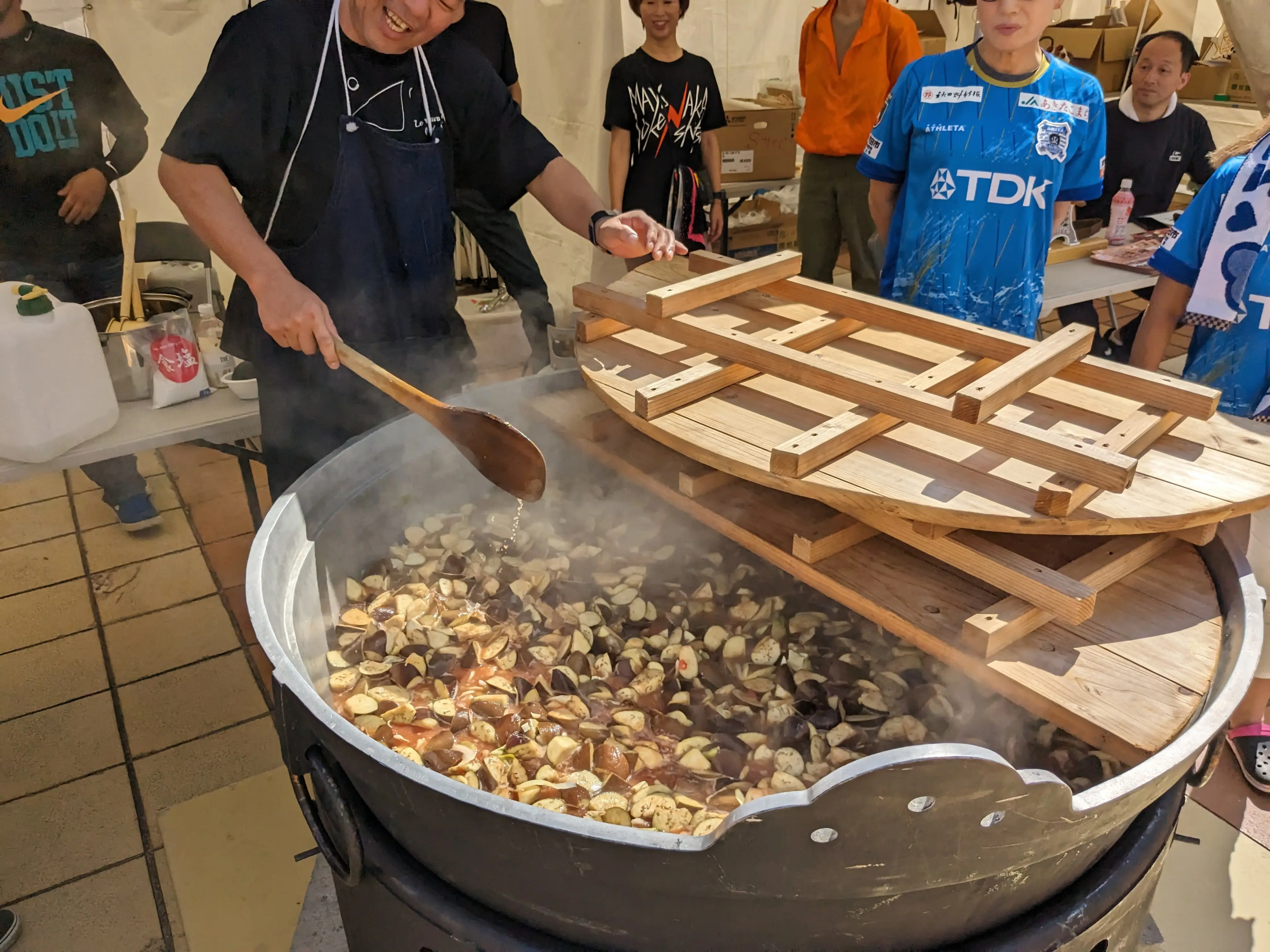 【SAKEと発酵市in秋田市連携事業】 「秋田かやき」の大鍋ふるまい【秋田市】